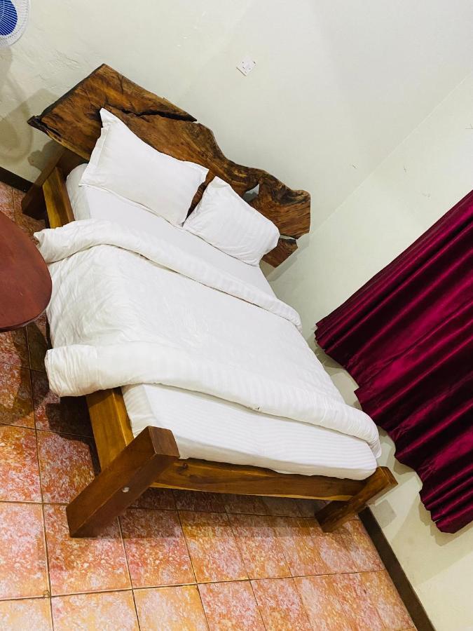 Afro Smile Hotel & Guest House - Jinja Exterior foto