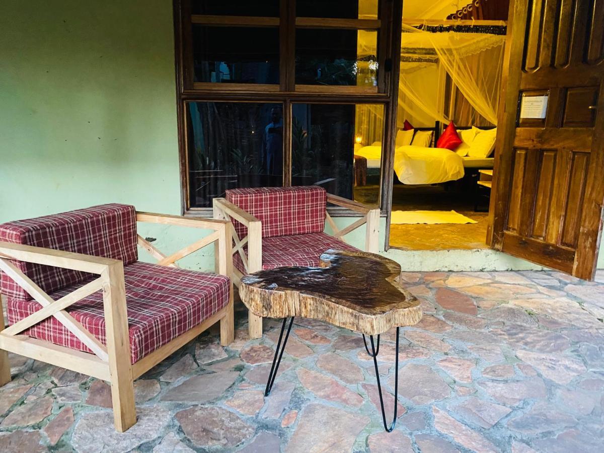 Afro Smile Hotel & Guest House - Jinja Exterior foto