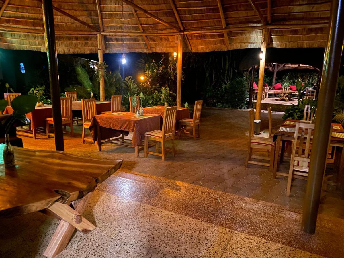 Afro Smile Hotel & Guest House - Jinja Exterior foto